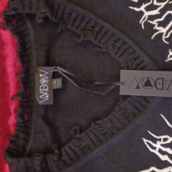 DOLLSKILL XL-XXL WIDOW BLACK VNECK LONG-SLEEVED SWEATER/PENTAGRAM CROSS - Picture 6 of 12